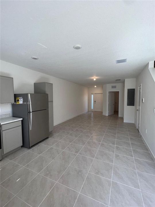 В аренду: $2,600 (3 спален, 3 ванн, 1376 Квадратных фут)