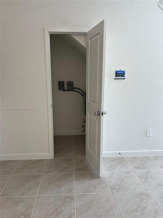 В аренду: $2,600 (3 спален, 3 ванн, 1376 Квадратных фут)