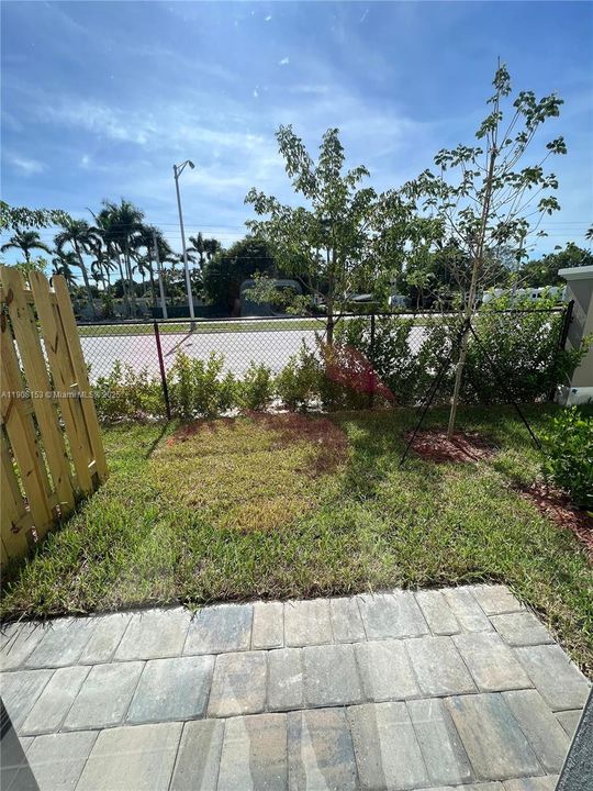 В аренду: $2,600 (3 спален, 3 ванн, 1376 Квадратных фут)