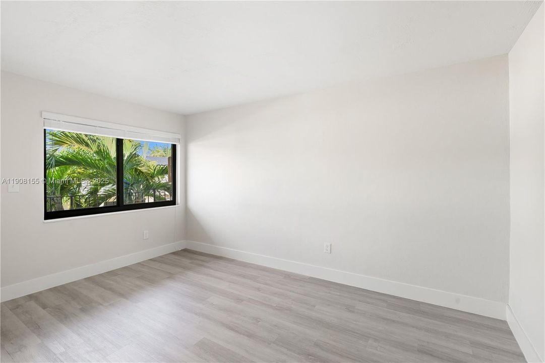 Activo con contrato: $1,800 (1 camas, 1 baños, 650 Pies cuadrados)