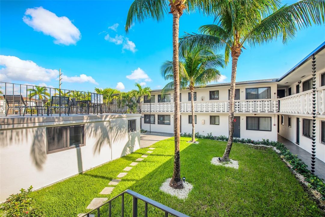 Activo con contrato: $1,800 (1 camas, 1 baños, 650 Pies cuadrados)