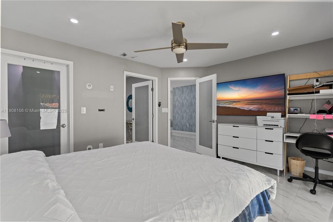 合同活跃: $595,000 (3 贝兹, 2 浴室, 958 平方英尺)