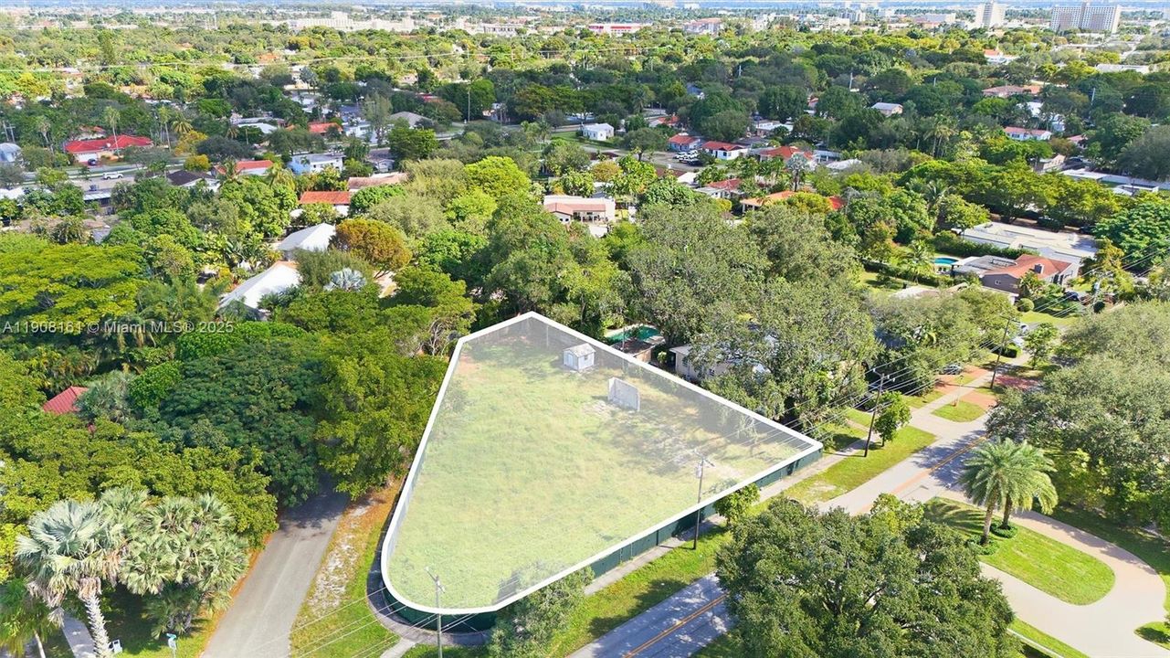 待售: $1,280,000 (0.47 acres)