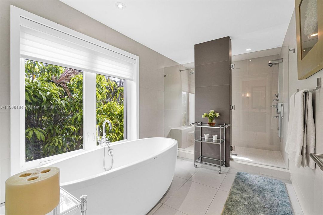 En Venta: $7,500,000 (5 camas, 5 baños, 4566 Pies cuadrados)