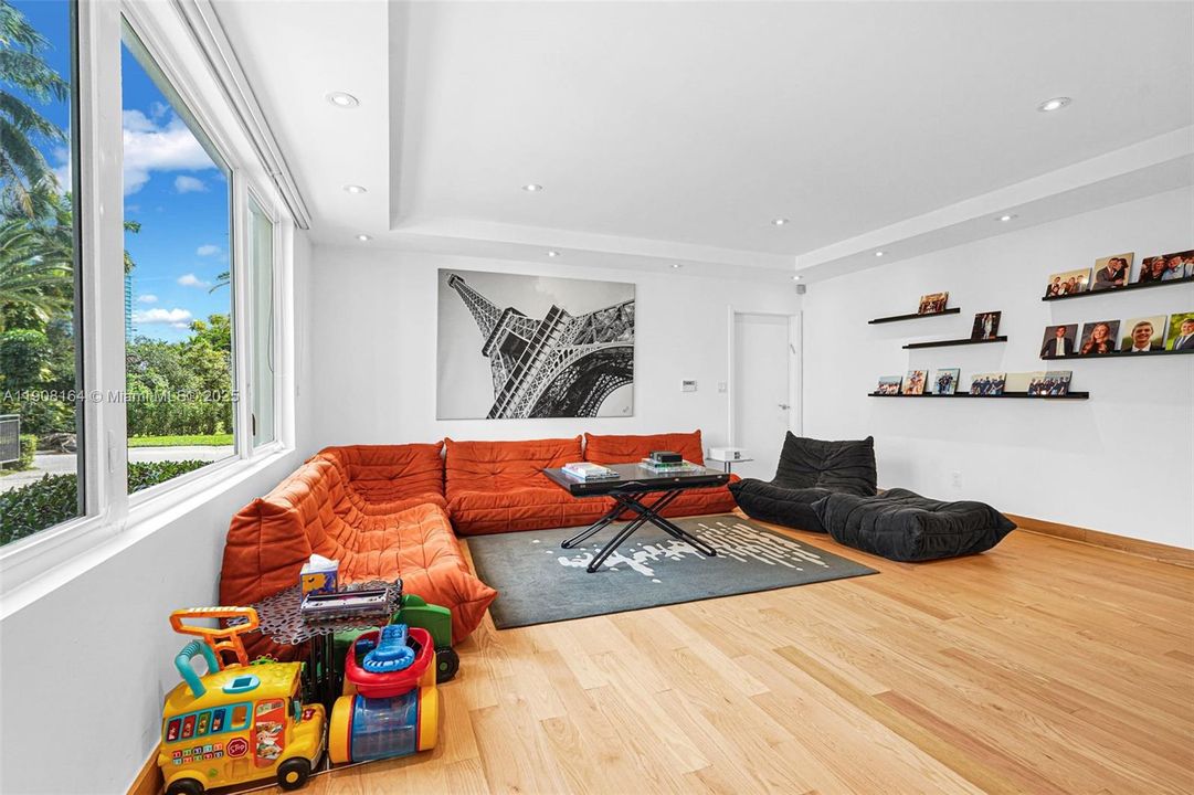 En Venta: $7,500,000 (5 camas, 5 baños, 4566 Pies cuadrados)