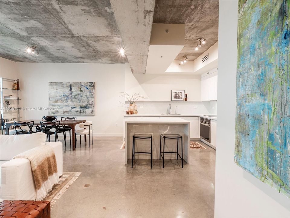 Active With Contract: $5,850 (2 beds, 2 baths, 1507 Square Feet)