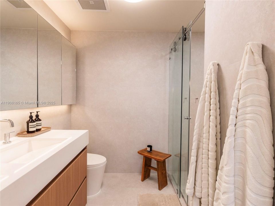 Active With Contract: $5,850 (2 beds, 2 baths, 1507 Square Feet)