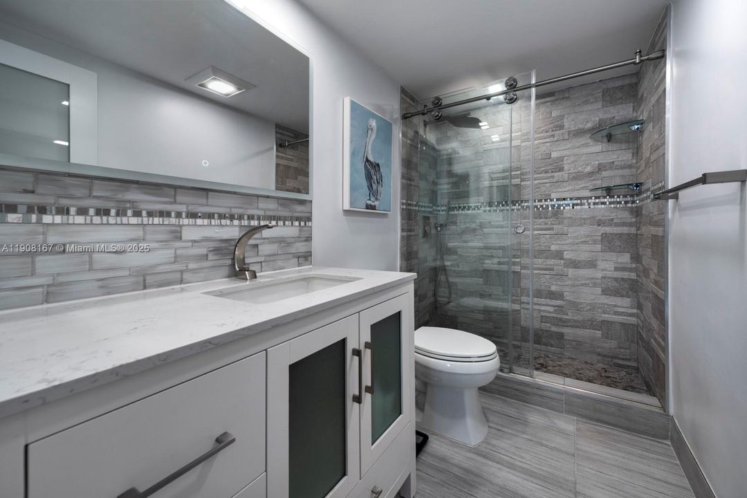 待售: $350,000 (1 贝兹, 1 浴室, 850 平方英尺)