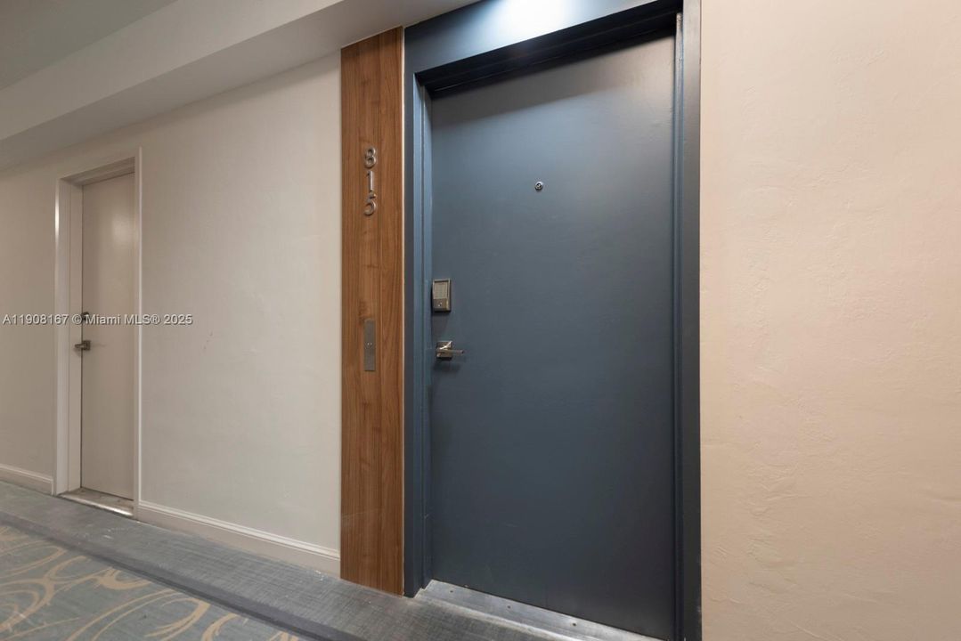 待售: $350,000 (1 贝兹, 1 浴室, 850 平方英尺)