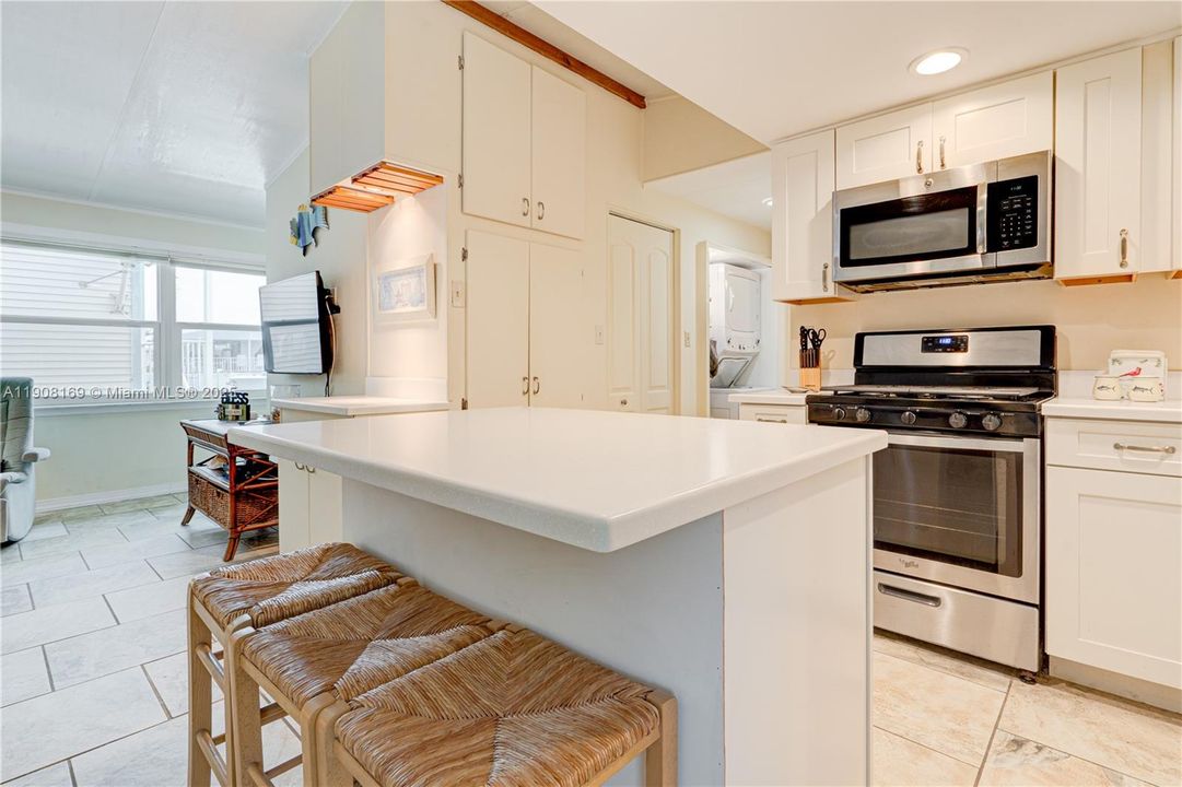 For Sale: $884,000 (2 beds, 1 baths, 0 Square Feet)
