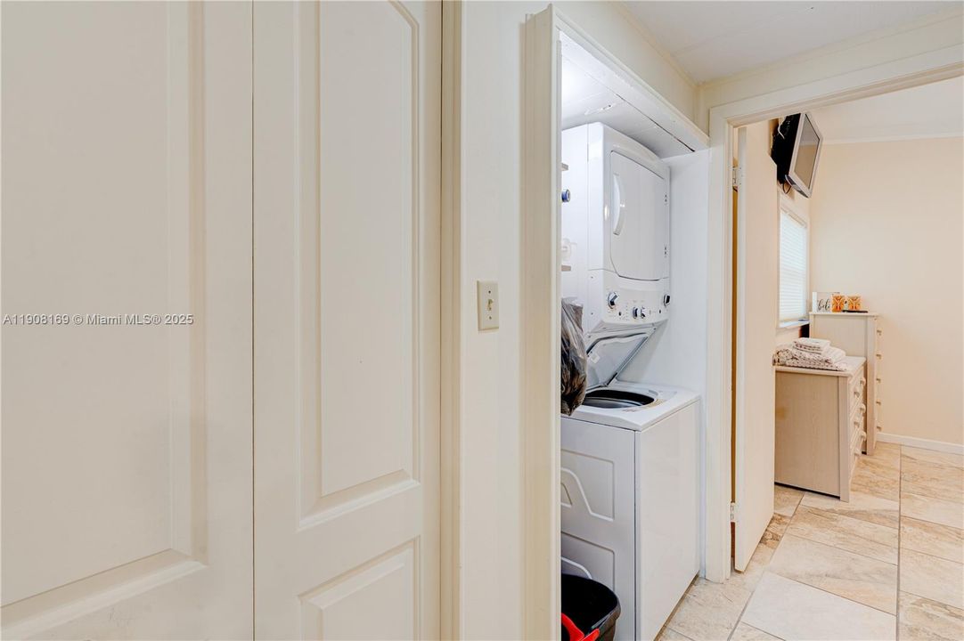 For Sale: $884,000 (2 beds, 1 baths, 0 Square Feet)