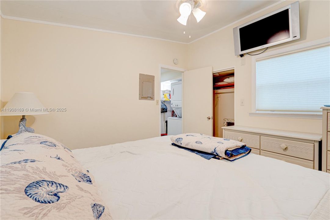 For Sale: $884,000 (2 beds, 1 baths, 0 Square Feet)