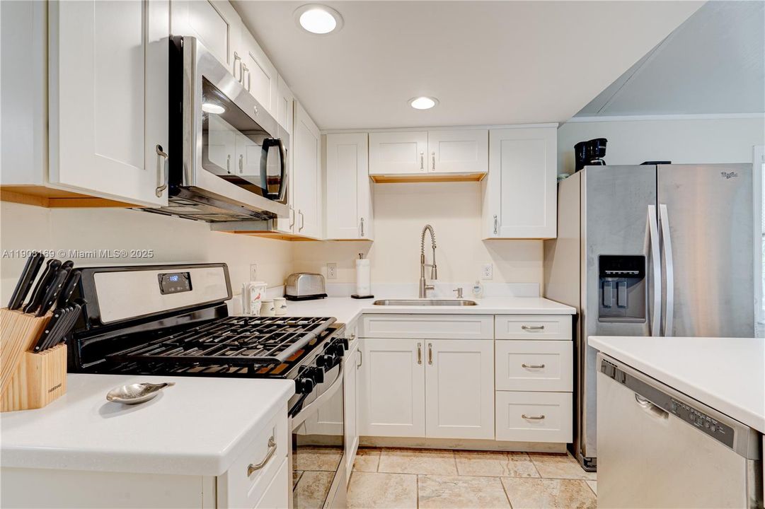 For Sale: $884,000 (2 beds, 1 baths, 0 Square Feet)