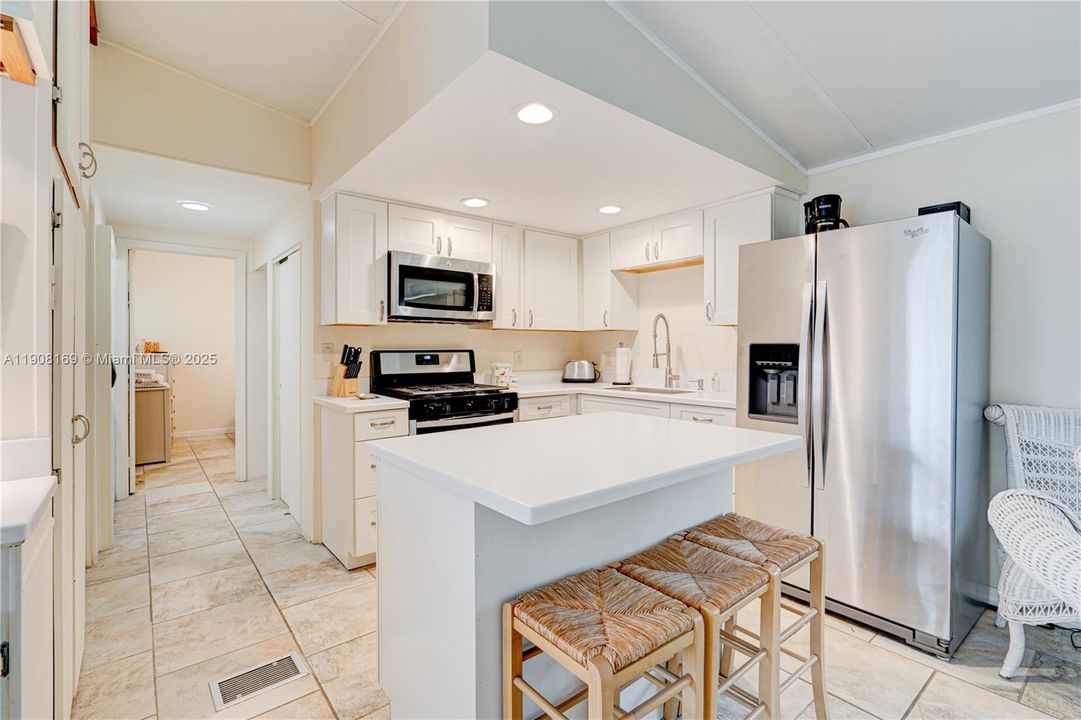 For Sale: $884,000 (2 beds, 1 baths, 0 Square Feet)