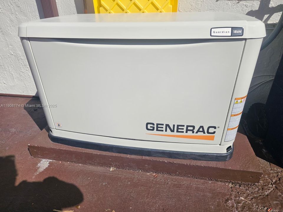 Active With Contract: $777,000 (3 beds, 2 baths, 1737 Square Feet)