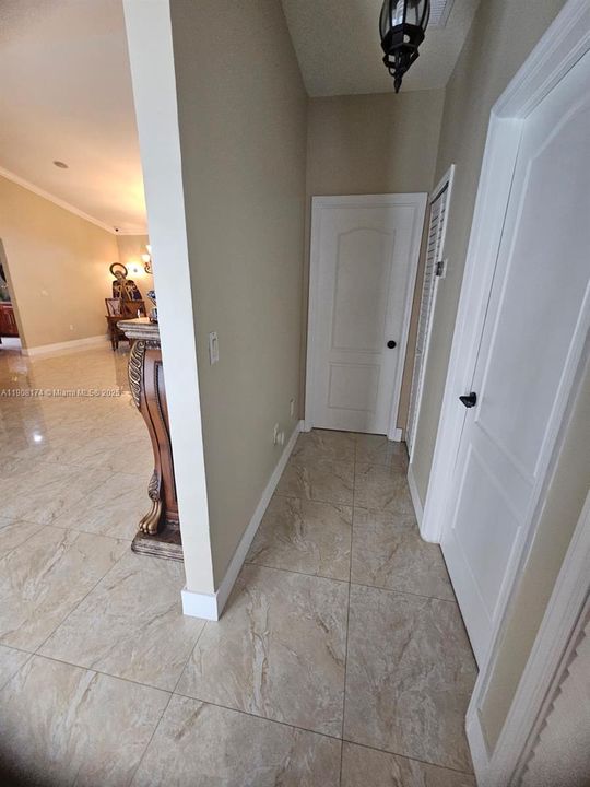 Active With Contract: $777,000 (3 beds, 2 baths, 1737 Square Feet)