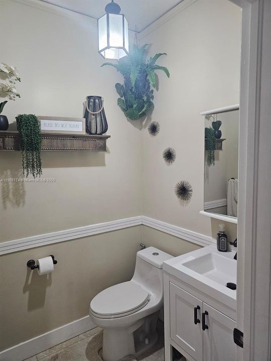 Active With Contract: $777,000 (3 beds, 2 baths, 1737 Square Feet)