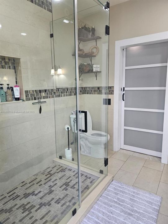 Active With Contract: $777,000 (3 beds, 2 baths, 1737 Square Feet)