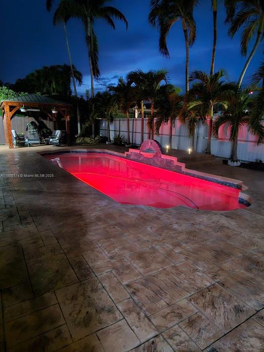 Active With Contract: $777,000 (3 beds, 2 baths, 1737 Square Feet)