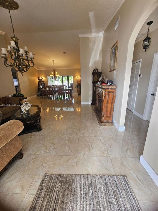 Active With Contract: $777,000 (3 beds, 2 baths, 1737 Square Feet)