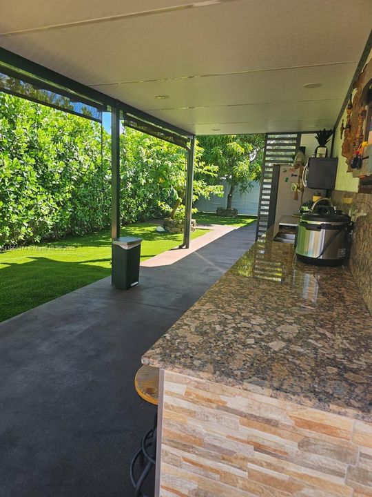 Active With Contract: $777,000 (3 beds, 2 baths, 1737 Square Feet)