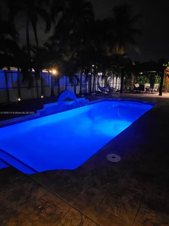 Active With Contract: $777,000 (3 beds, 2 baths, 1737 Square Feet)