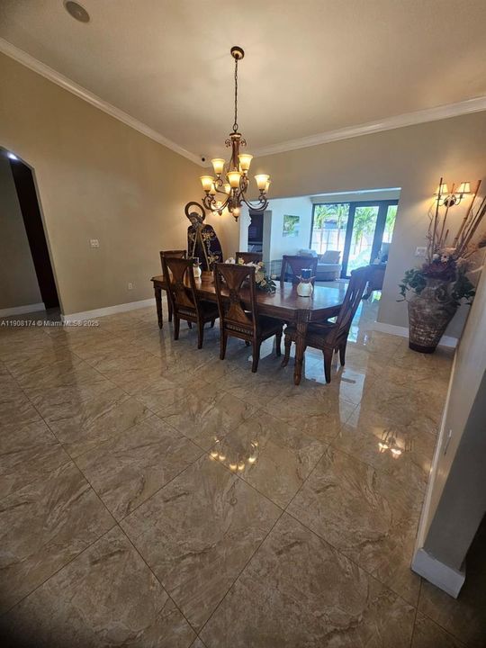 Active With Contract: $777,000 (3 beds, 2 baths, 1737 Square Feet)