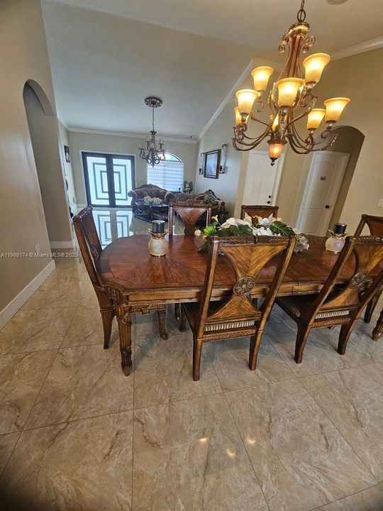 Active With Contract: $777,000 (3 beds, 2 baths, 1737 Square Feet)