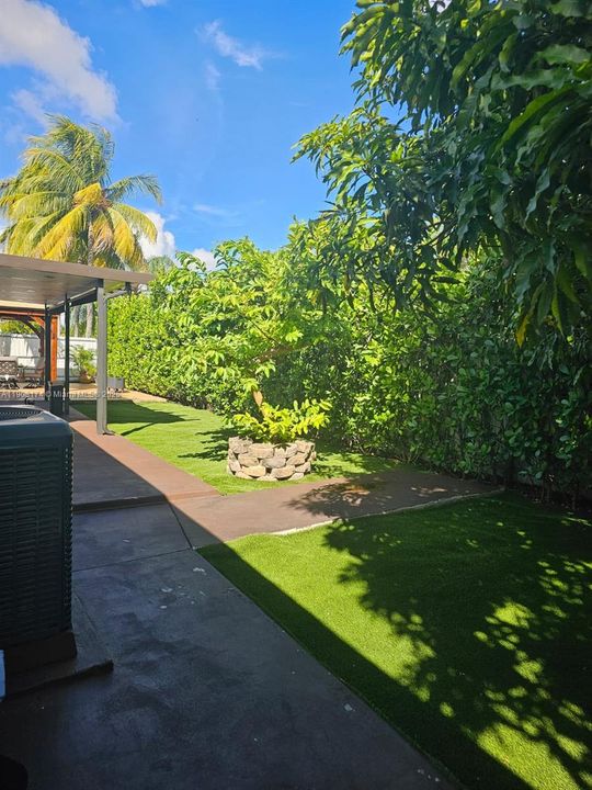 Active With Contract: $777,000 (3 beds, 2 baths, 1737 Square Feet)