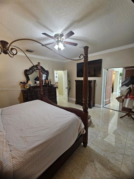 Active With Contract: $777,000 (3 beds, 2 baths, 1737 Square Feet)