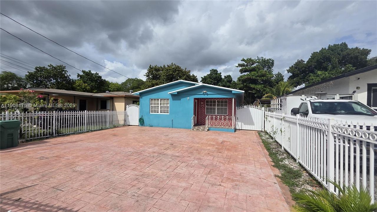 Active With Contract: $445,000 (4 beds, 2 baths, 2056 Square Feet)
