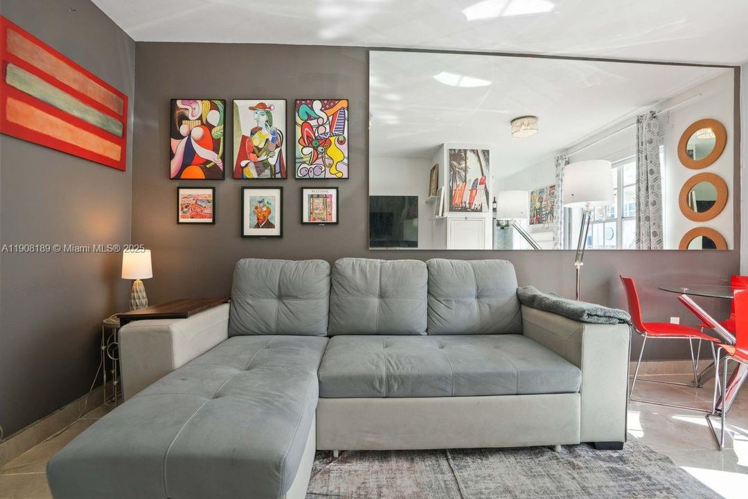 Active With Contract: $1,850 (1 beds, 1 baths, 430 Square Feet)