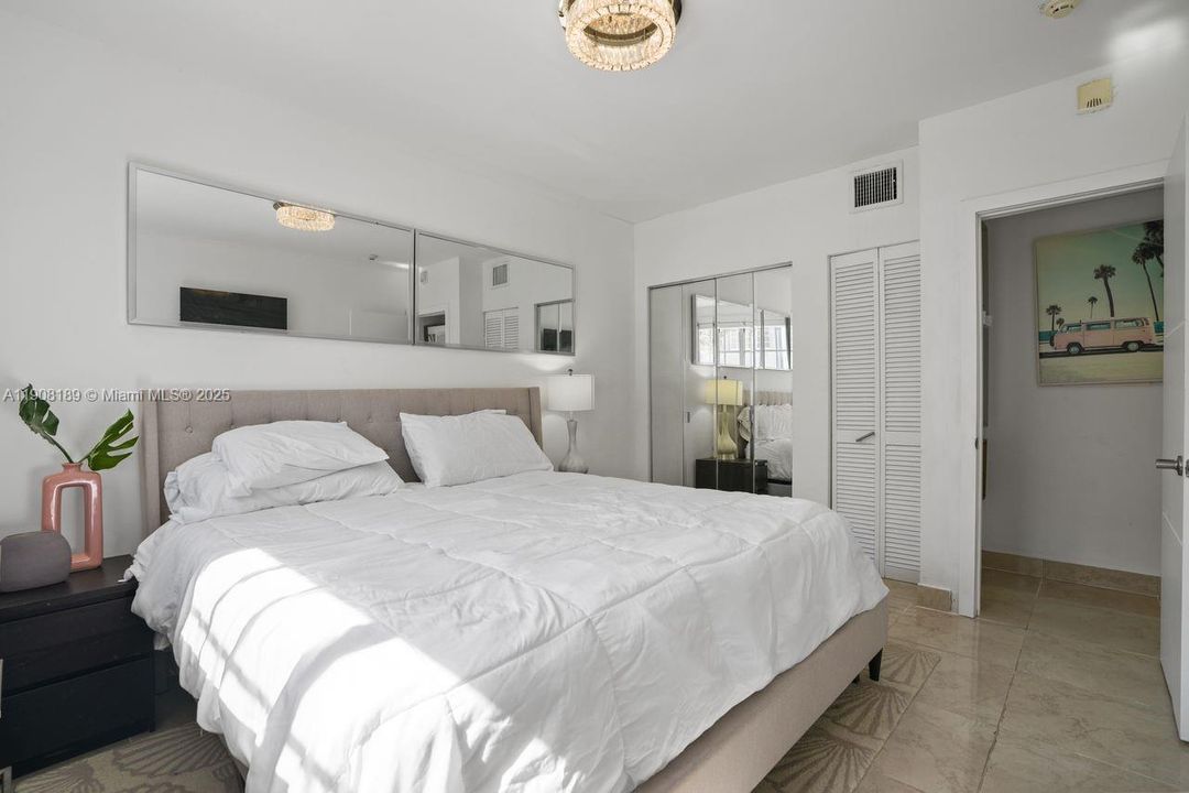 Active With Contract: $1,850 (1 beds, 1 baths, 430 Square Feet)