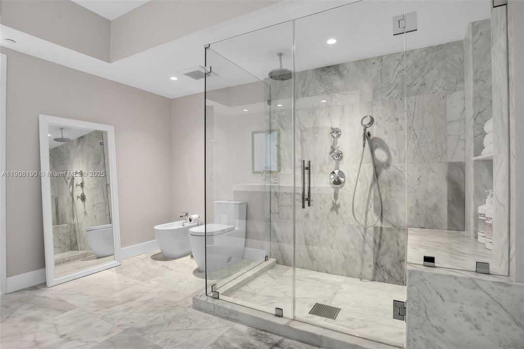 For Rent: $17,000 (2 beds, 2 baths, 1370 Square Feet)