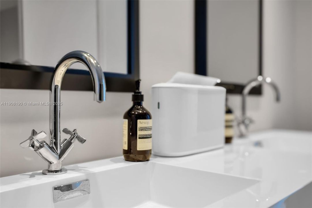 For Rent: $17,000 (2 beds, 2 baths, 1370 Square Feet)