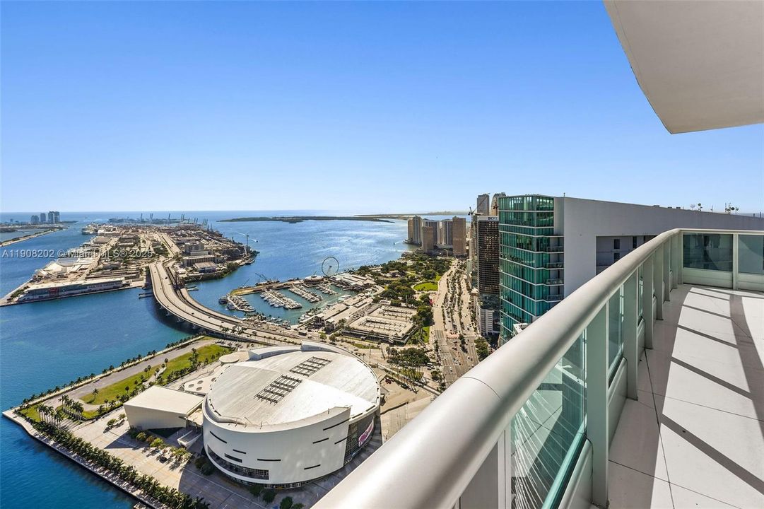 For Sale: $3,350,000 (4 beds, 4 baths, 3199 Square Feet)