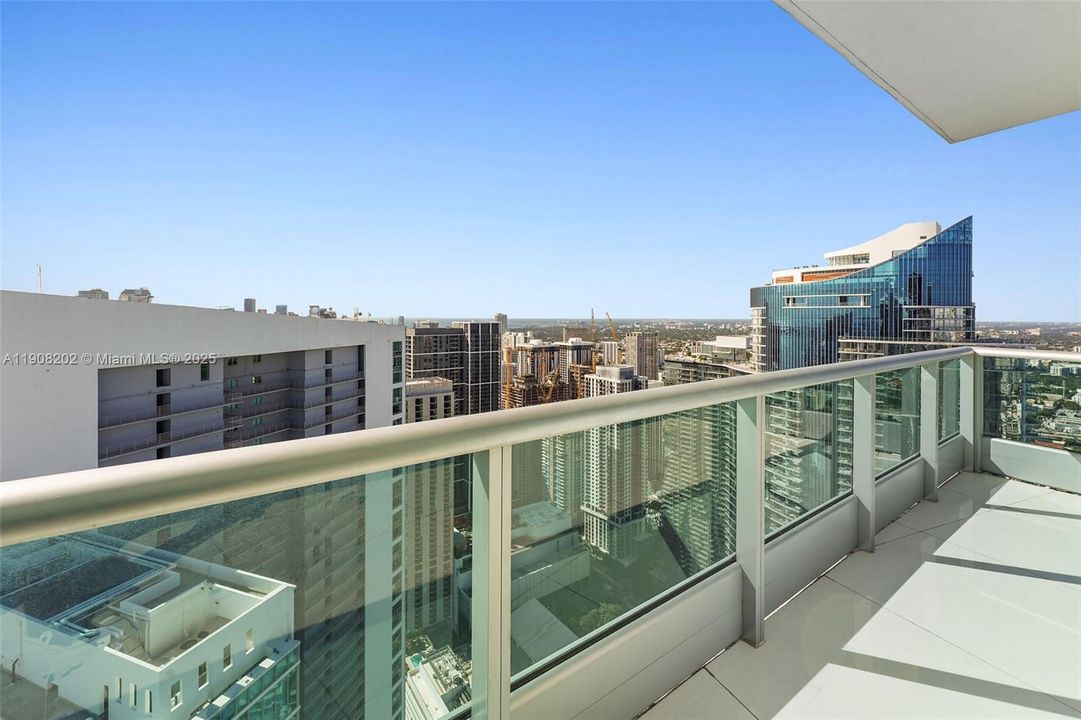 For Sale: $3,350,000 (4 beds, 4 baths, 3199 Square Feet)