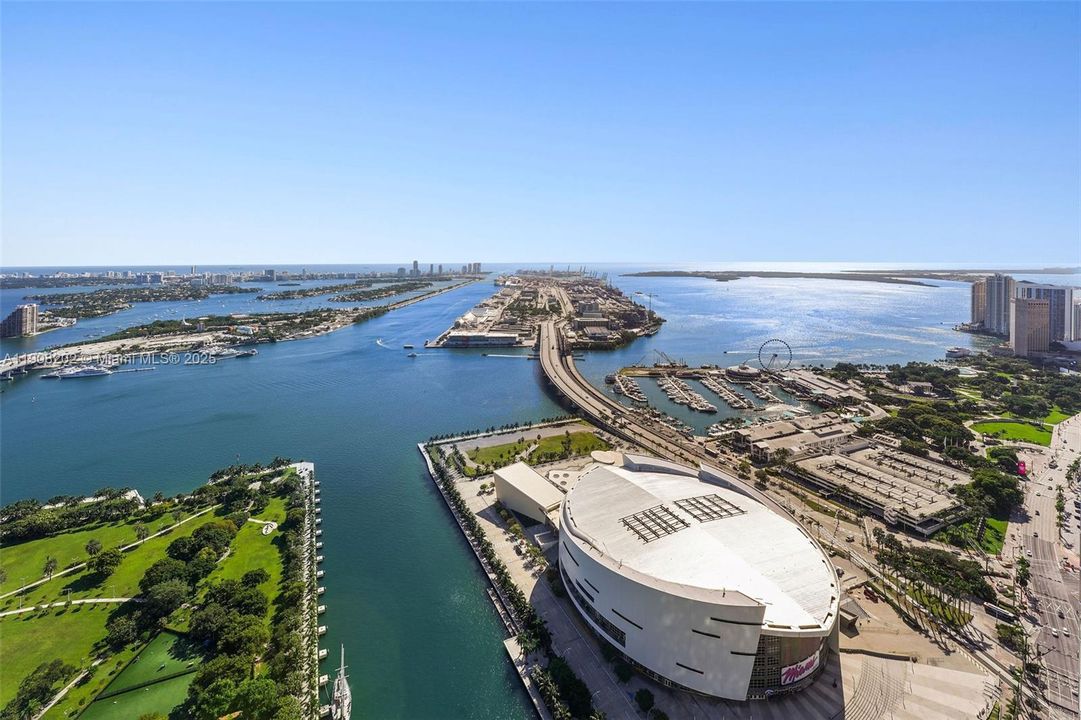 For Sale: $3,350,000 (4 beds, 4 baths, 3199 Square Feet)