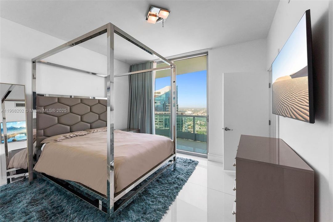 For Sale: $3,350,000 (4 beds, 4 baths, 3199 Square Feet)