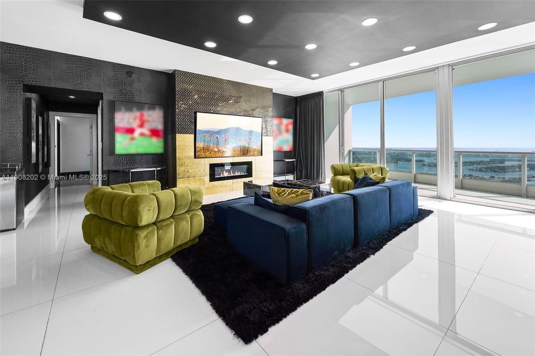 For Sale: $3,350,000 (4 beds, 4 baths, 3199 Square Feet)