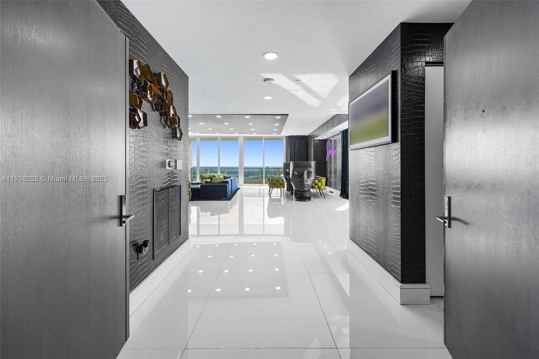 For Sale: $3,350,000 (4 beds, 4 baths, 3199 Square Feet)