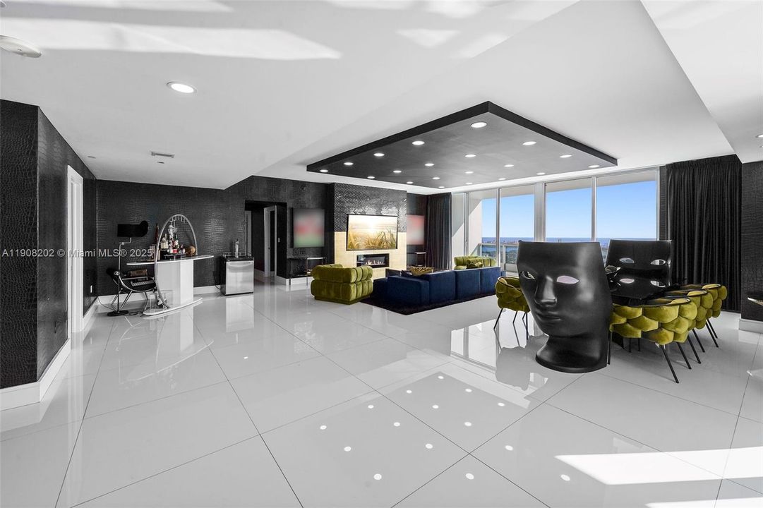 For Sale: $3,350,000 (4 beds, 4 baths, 3199 Square Feet)