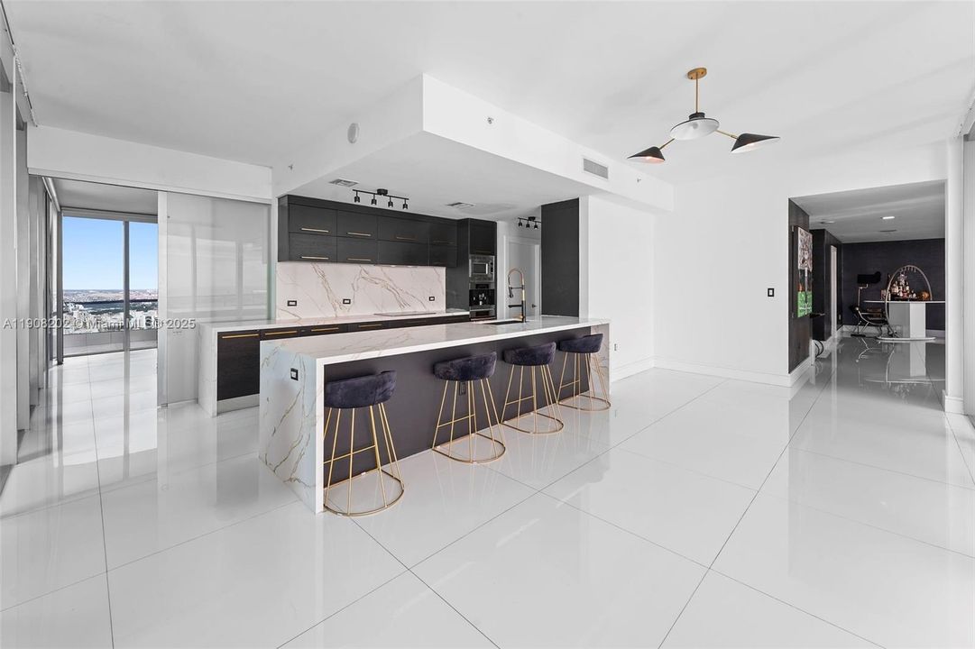 For Sale: $3,350,000 (4 beds, 4 baths, 3199 Square Feet)