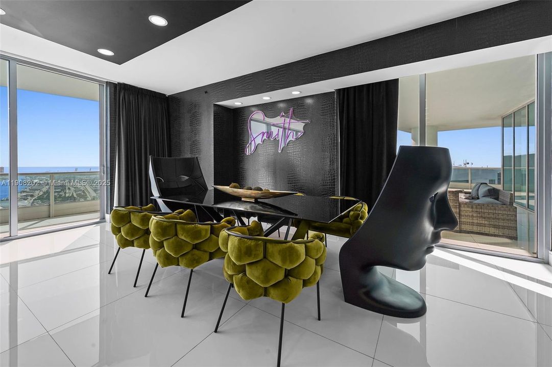 For Sale: $3,350,000 (4 beds, 4 baths, 3199 Square Feet)