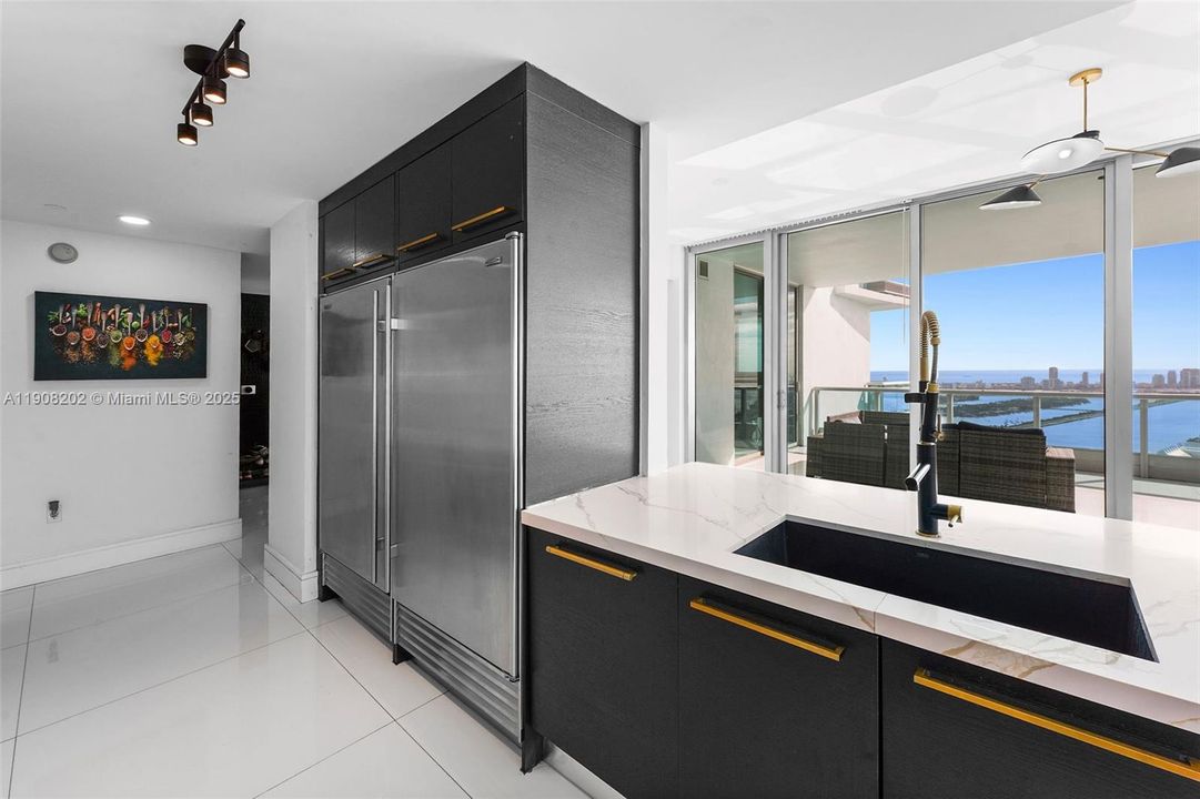 For Sale: $3,350,000 (4 beds, 4 baths, 3199 Square Feet)