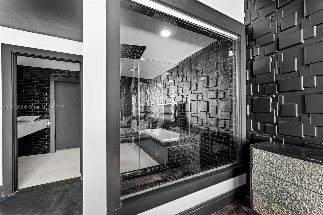 For Sale: $3,350,000 (4 beds, 4 baths, 3199 Square Feet)