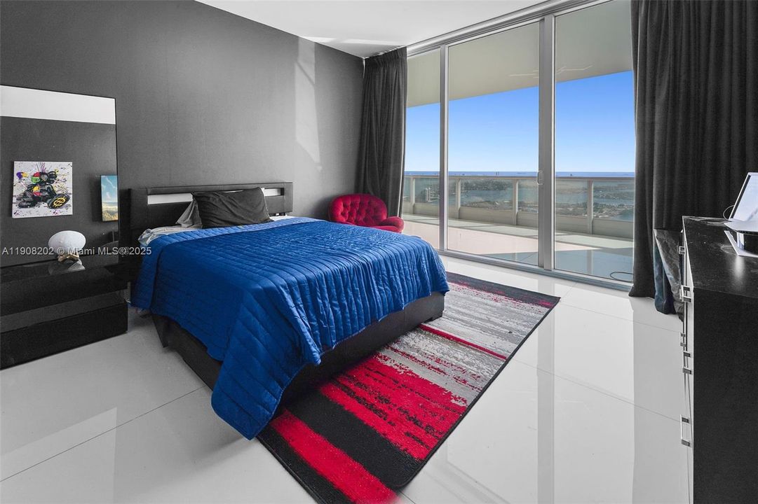 For Sale: $3,350,000 (4 beds, 4 baths, 3199 Square Feet)