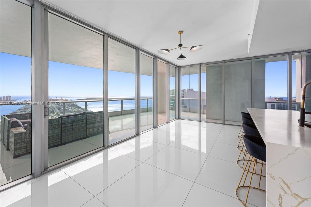 For Sale: $3,350,000 (4 beds, 4 baths, 3199 Square Feet)