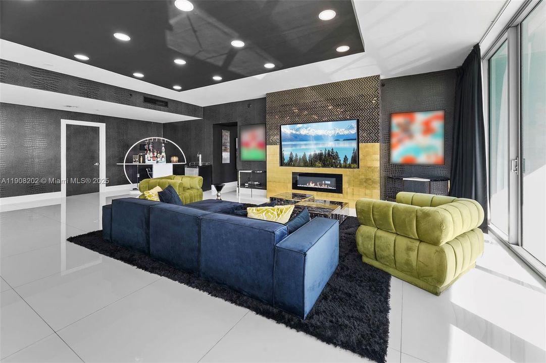 For Sale: $3,350,000 (4 beds, 4 baths, 3199 Square Feet)