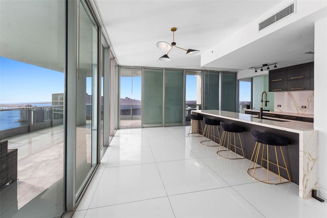 For Sale: $3,350,000 (4 beds, 4 baths, 3199 Square Feet)